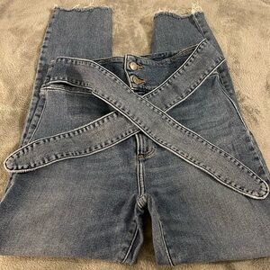 Abercrombie & Fitch Ultra High Rise Super Skinny Ankle